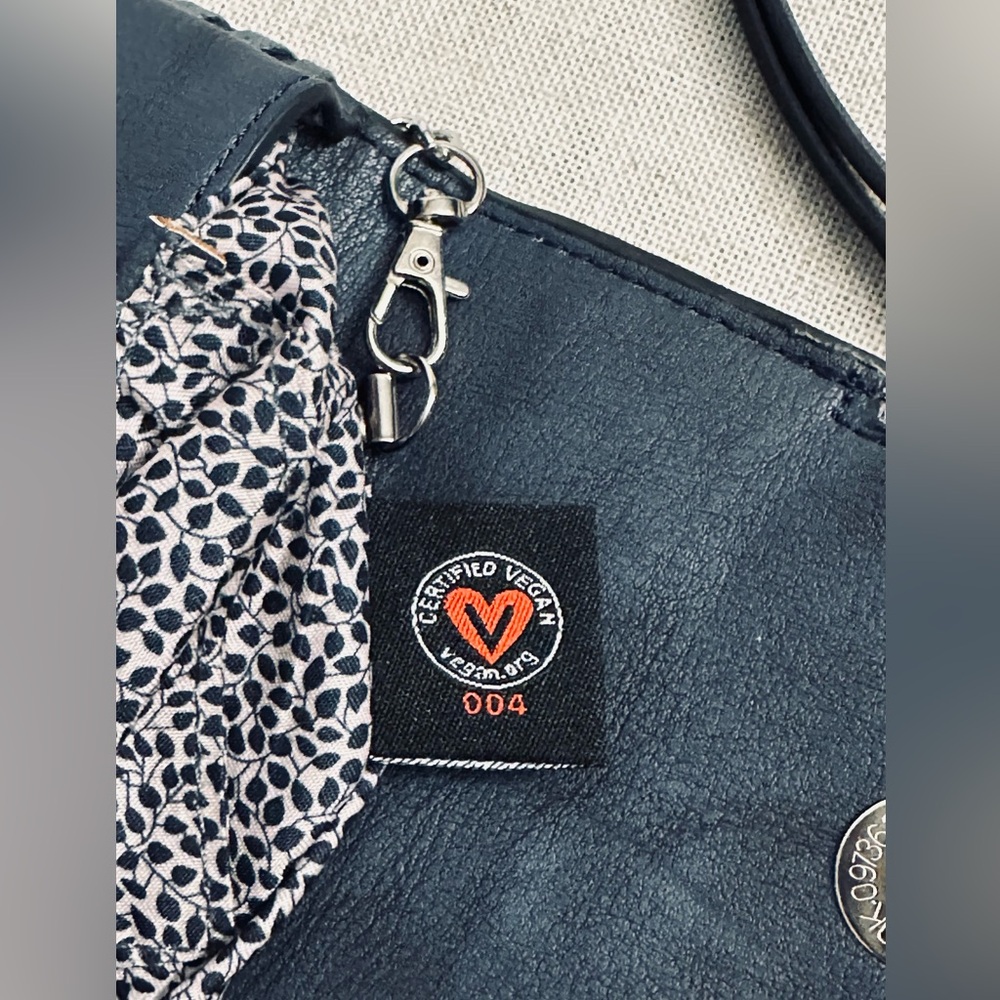 Leather Clutch with Chain Strap Urban Expressions Navy Vegan - Picture 4 of 9